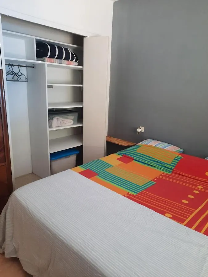 Les Coteaux De Planeze, Ideal Deplacement Pro, Chambres Individuelles Lit 160 Television Saint-Laurent-les-Tours Homestay